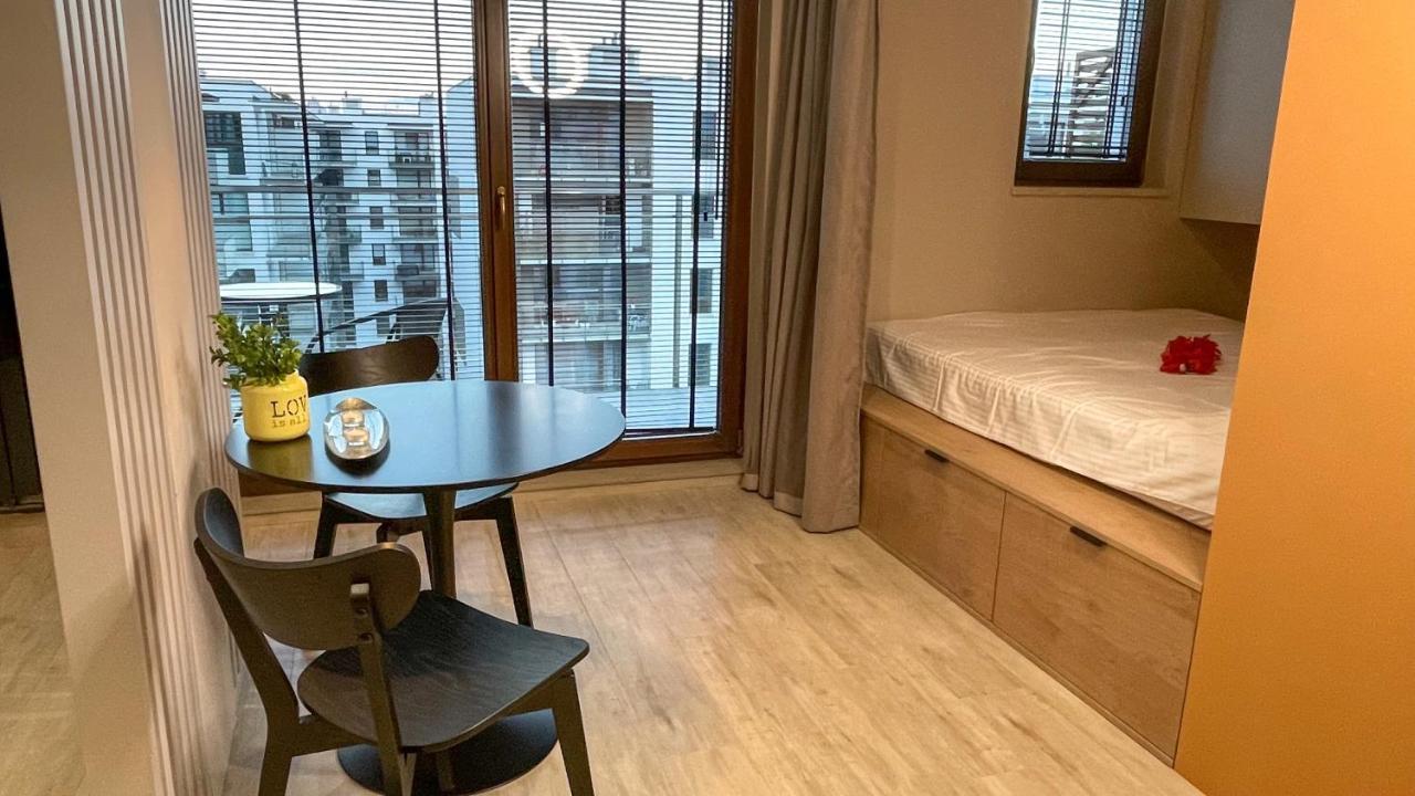 Comfortable 1-Room Apartment Close To The Center Warsawa Bagian luar foto